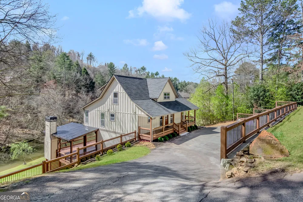105 Riveredge DR Ellijay, GA 30536