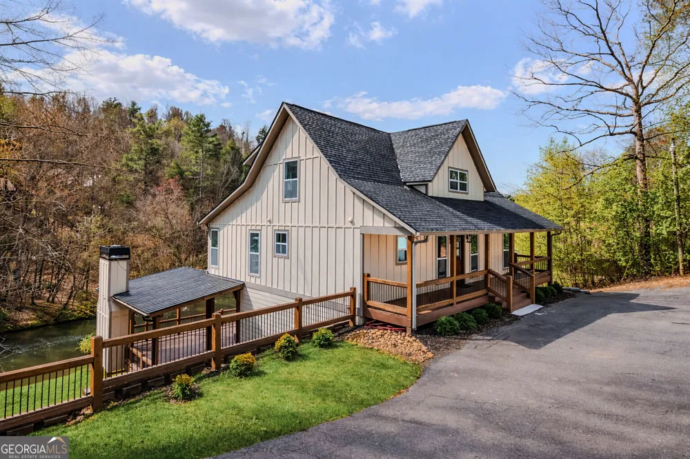 105 Riveredge DR Ellijay, GA 30536