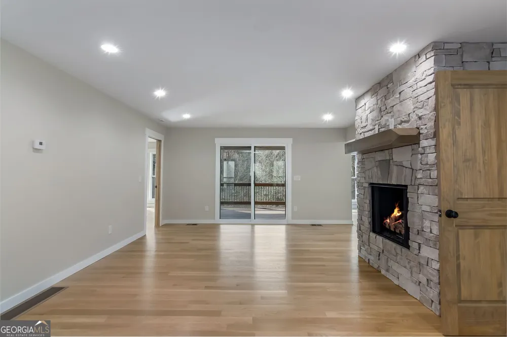 105 Riveredge DR Ellijay, GA 30536