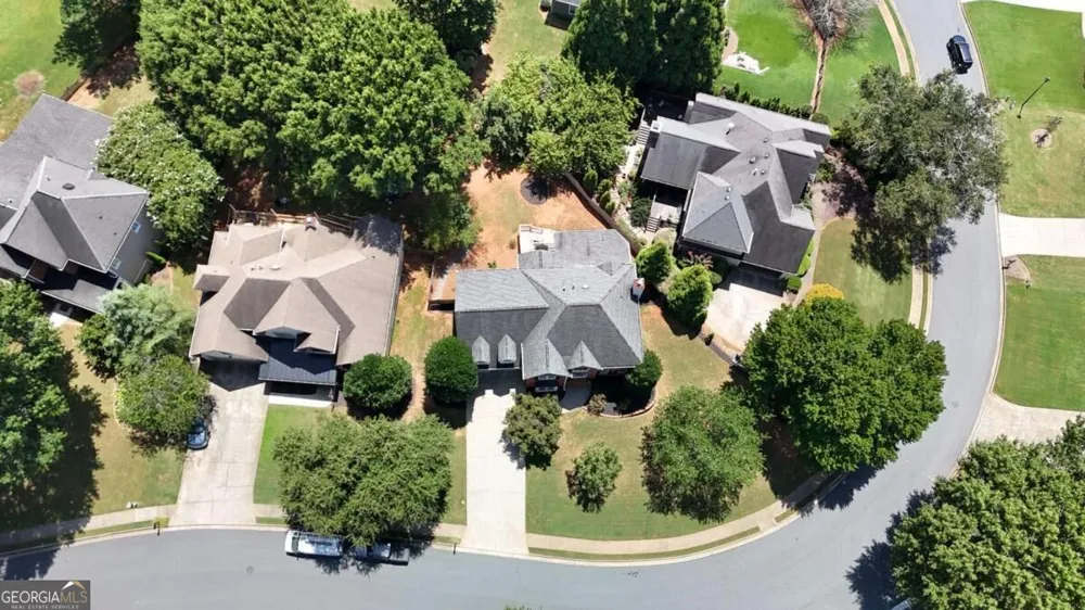 625 Windwalk DR Roswell, GA 30076