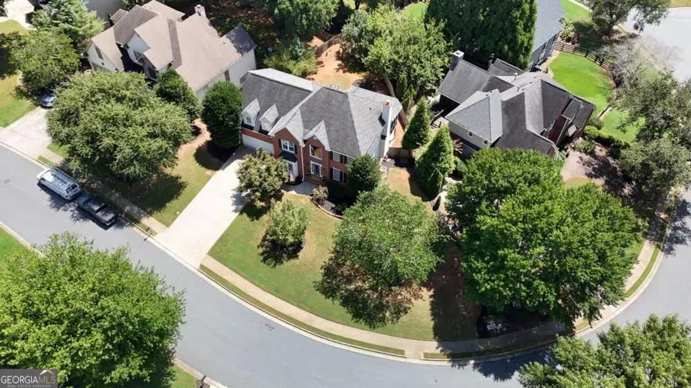 625 Windwalk DR Roswell, GA 30076