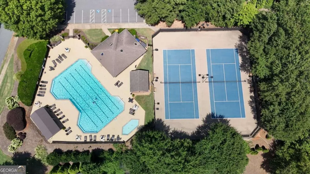 625 Windwalk DR Roswell, GA 30076