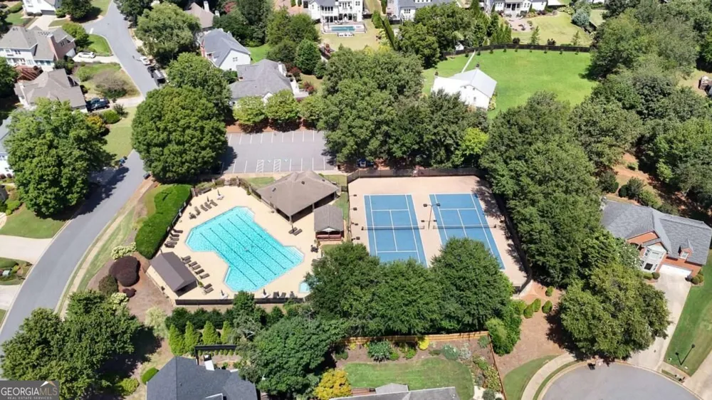 625 Windwalk DR Roswell, GA 30076