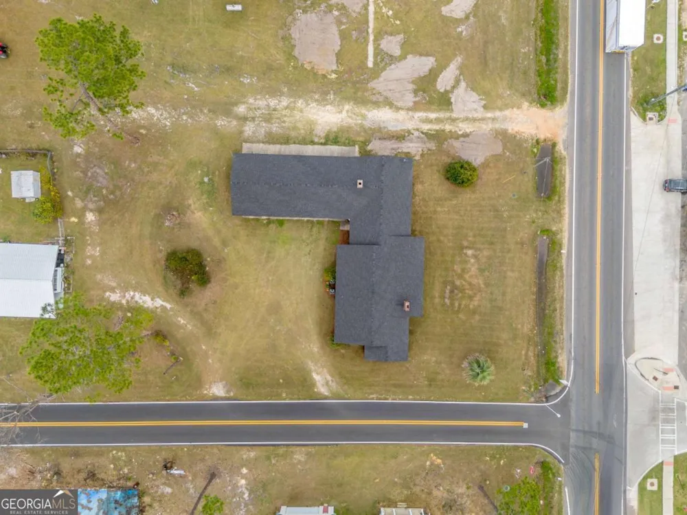 701 Van Streat Nicholls, GA 31554