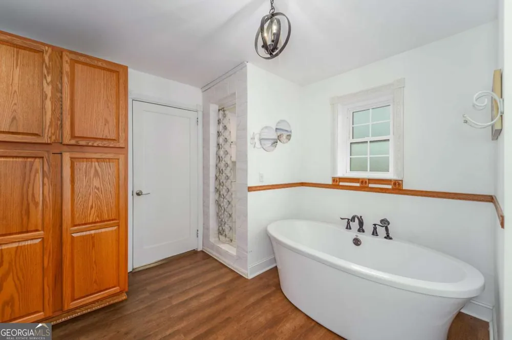 701 Van Streat Nicholls, GA 31554