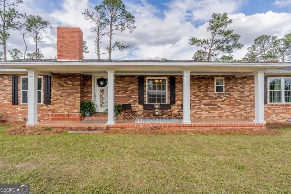 701 Van Streat Nicholls, GA 31554