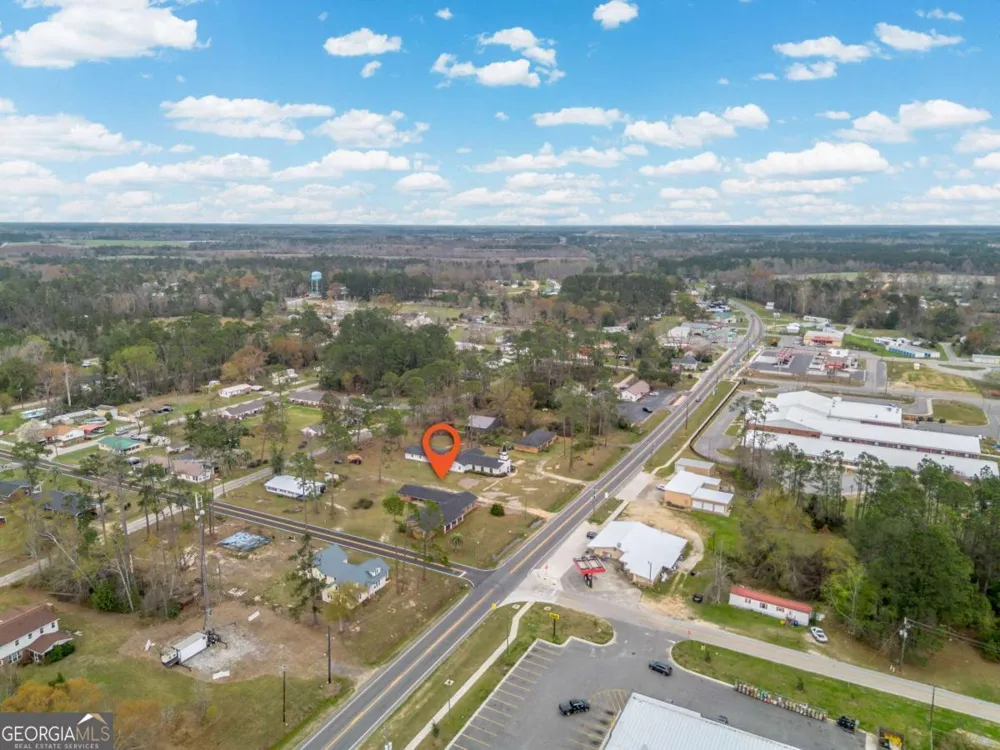 701 Van Streat Nicholls, GA 31554