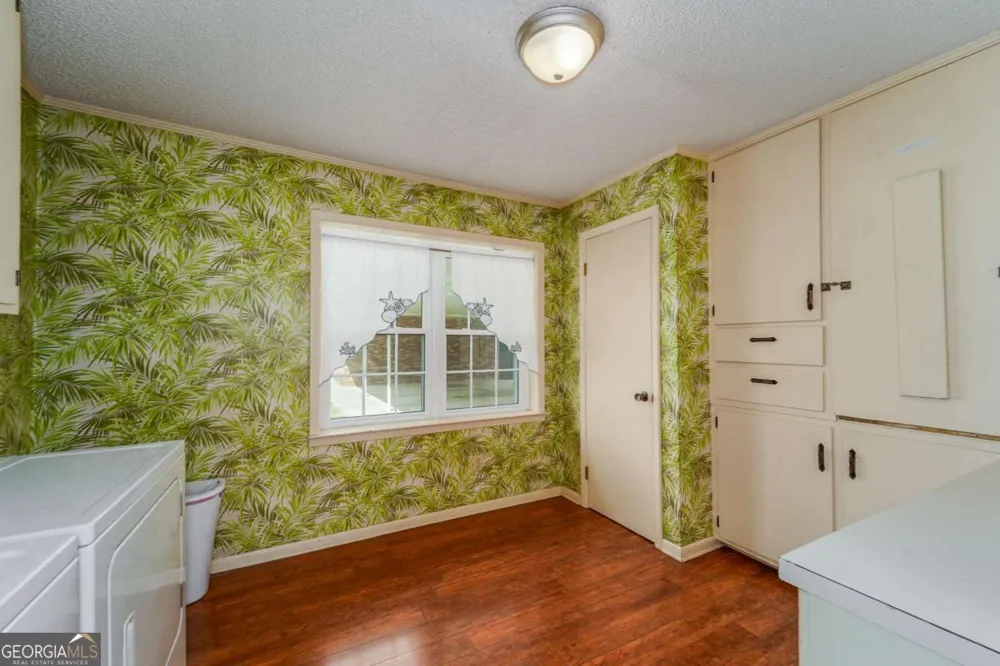 701 Van Streat Nicholls, GA 31554