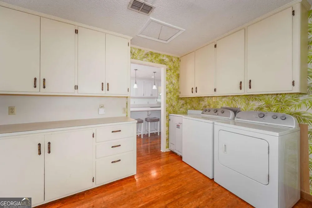 701 Van Streat Nicholls, GA 31554