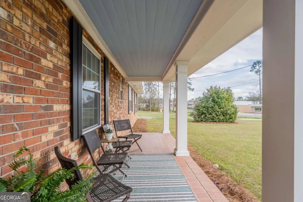 701 Van Streat Nicholls, GA 31554