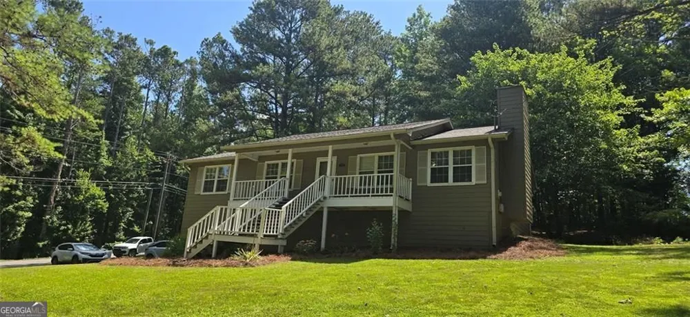 132 Johnson DR Canton, GA 30115