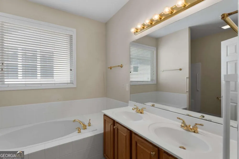 110 Scenic Hills DR Newnan, GA 30265