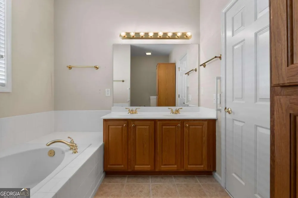 110 Scenic Hills DR Newnan, GA 30265