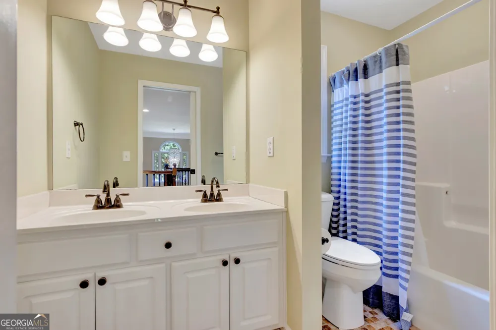 105 Arlington Tr Fayetteville, GA 30215