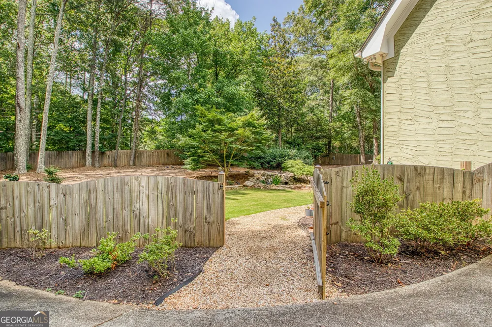 105 Arlington Tr Fayetteville, GA 30215