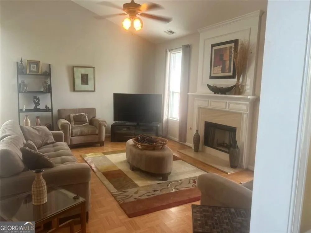 2348 Holden WAY NW Kennesaw, GA 30144