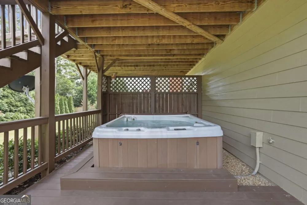 6107 Stillwater PL Flowery Branch, GA 30542