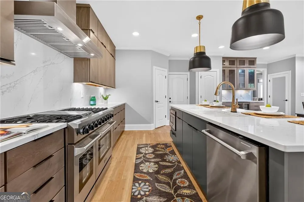 4526 Meadowland WAY Flowery Branch, GA 30542