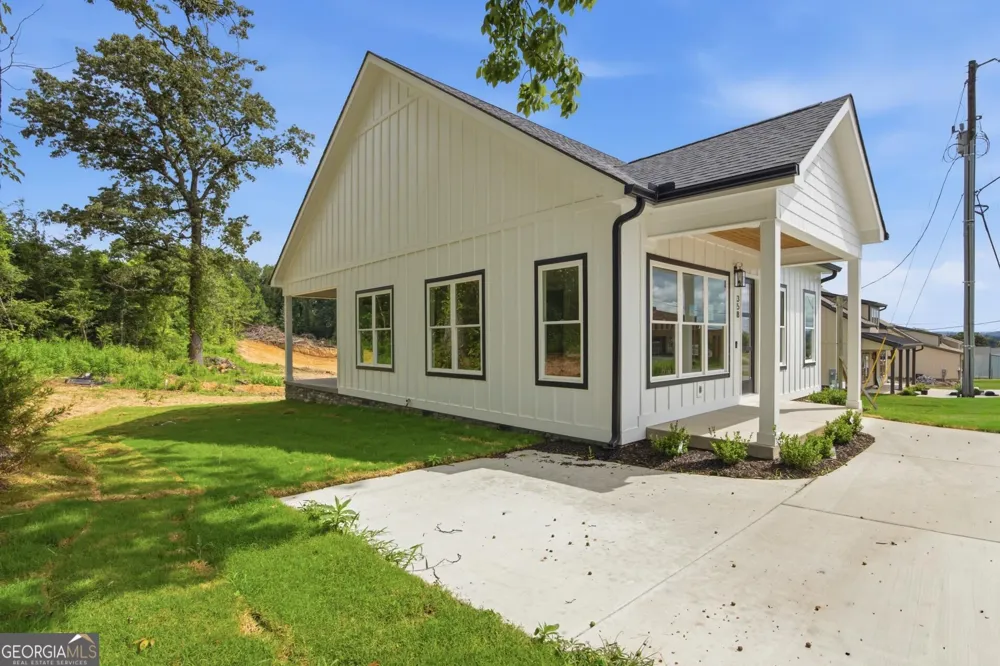 358 Thomas RD Fort Oglethorpe, GA 30742