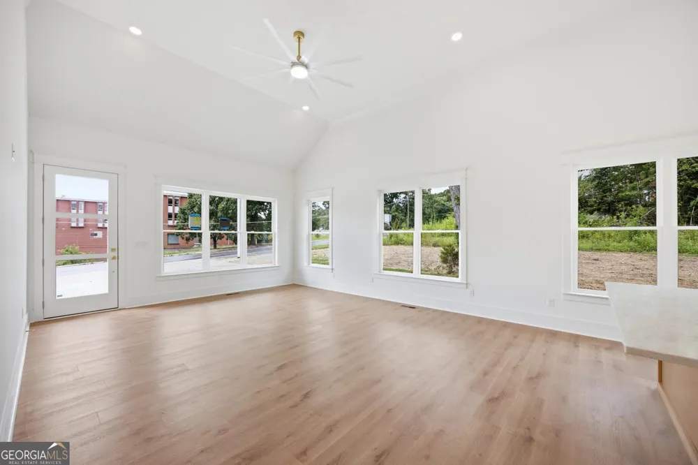 358 Thomas RD Fort Oglethorpe, GA 30742