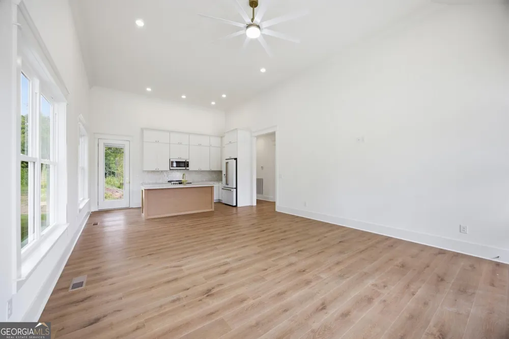 358 Thomas RD Fort Oglethorpe, GA 30742