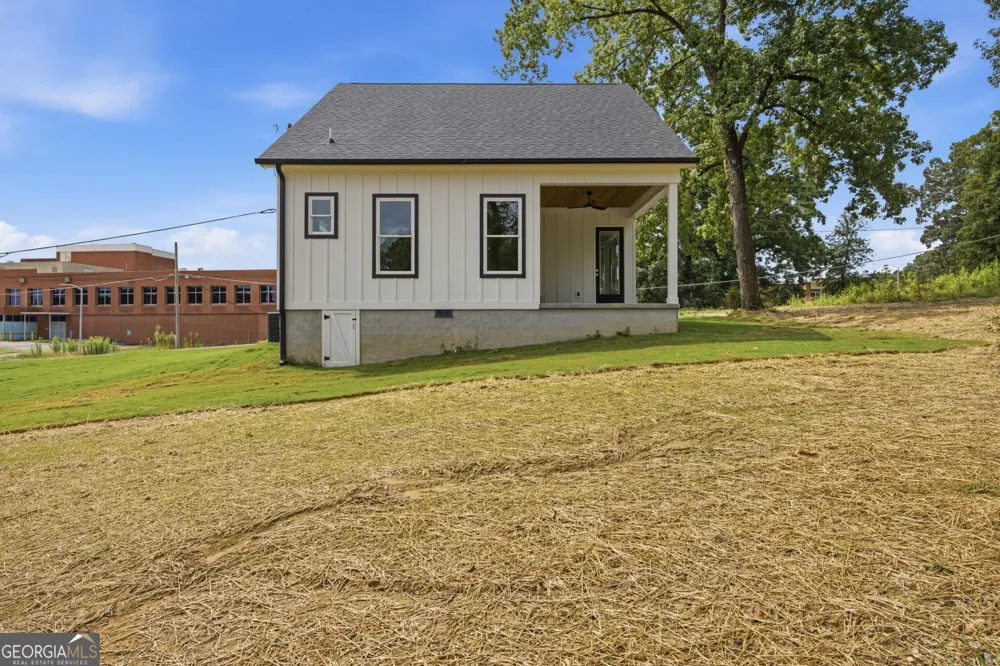 358 Thomas RD Fort Oglethorpe, GA 30742