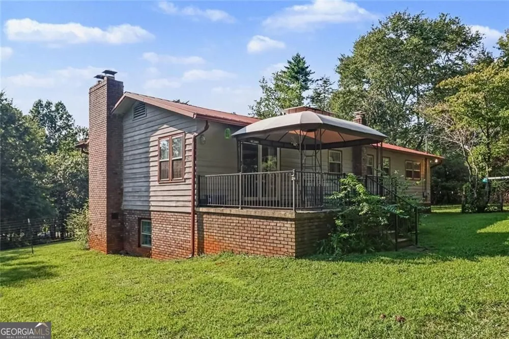 462 Wall Bridge RD Clarkesville, GA 30523