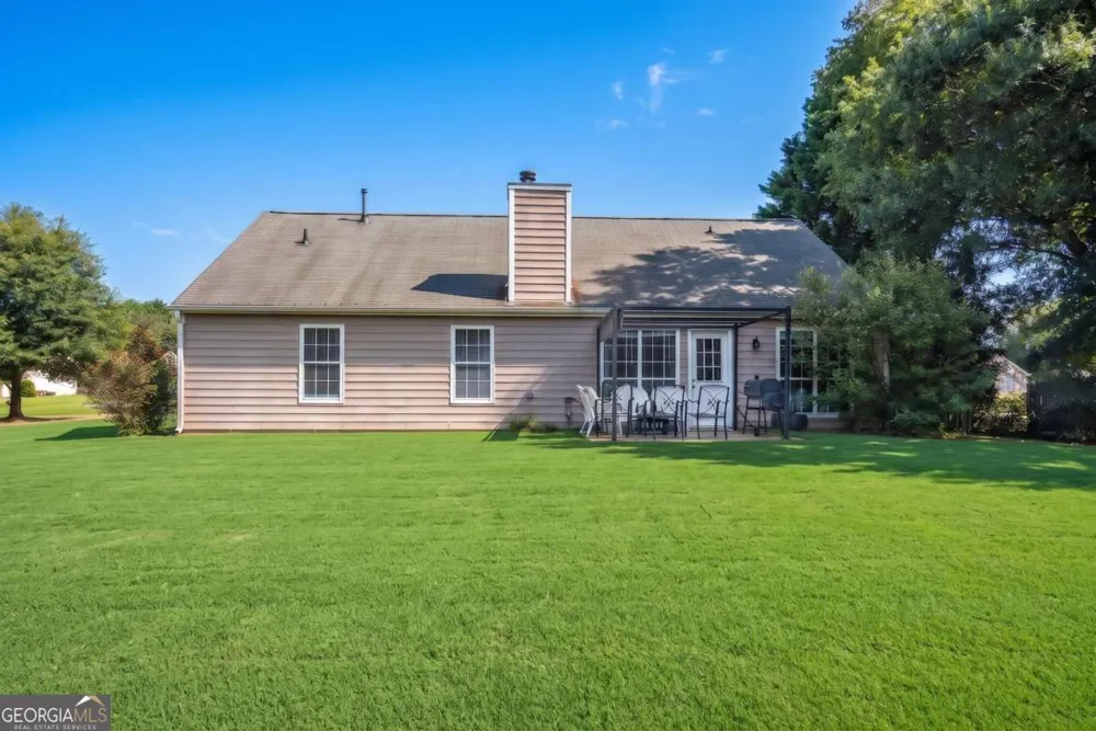 217 Crestworth XING Powder Springs, GA 30127