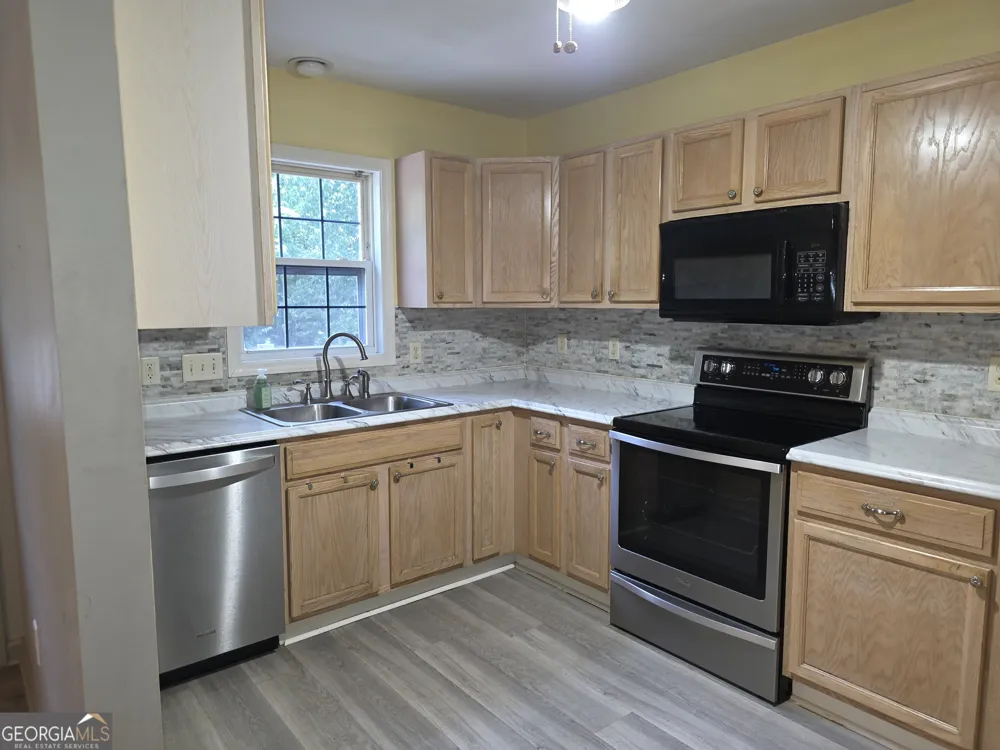 71 Frances White RD Buchanan, GA 30113