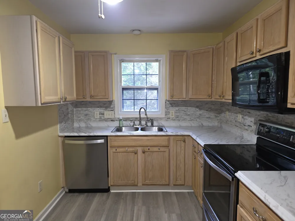 71 Frances White RD Buchanan, GA 30113
