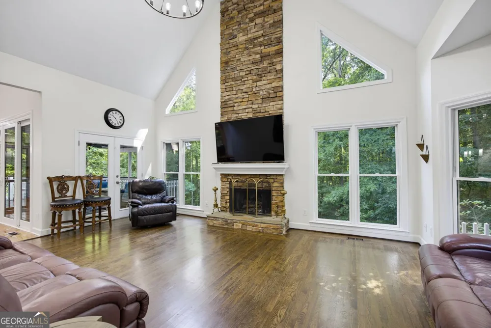 5363 Thornapple LN NW Acworth, GA 30101