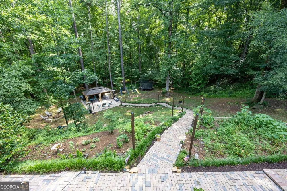 5363 Thornapple LN NW Acworth, GA 30101
