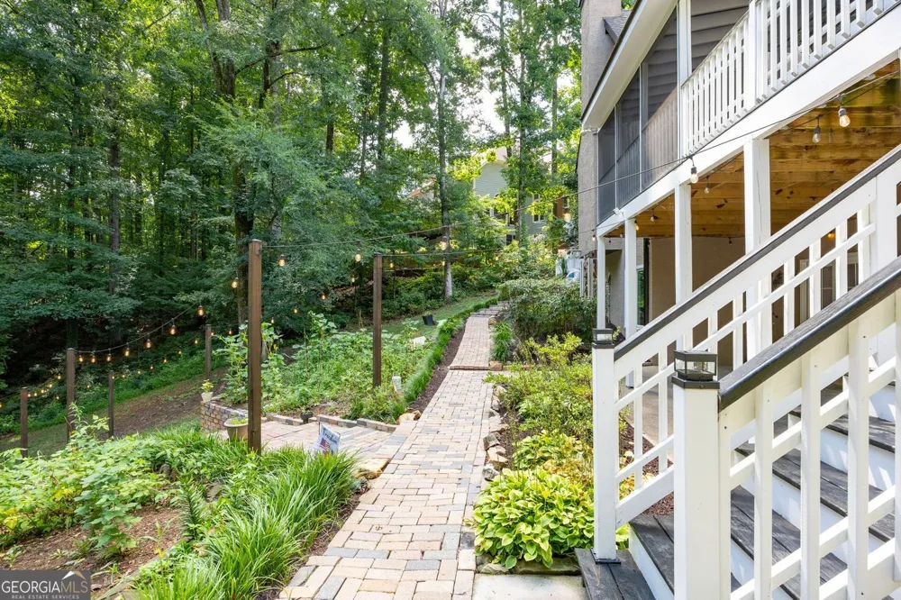 5363 Thornapple LN NW Acworth, GA 30101