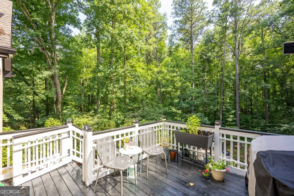 5363 Thornapple LN NW Acworth, GA 30101