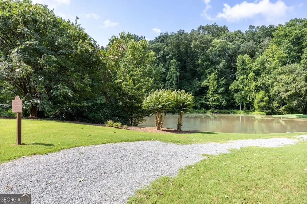 5363 Thornapple LN NW Acworth, GA 30101