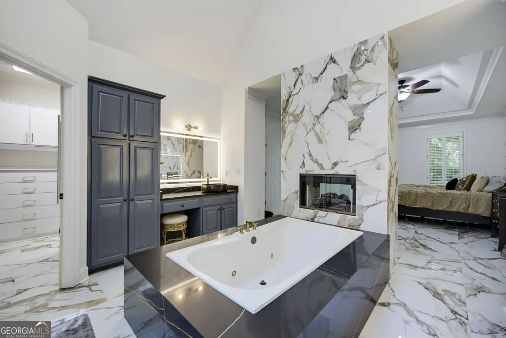 5363 Thornapple LN NW Acworth, GA 30101