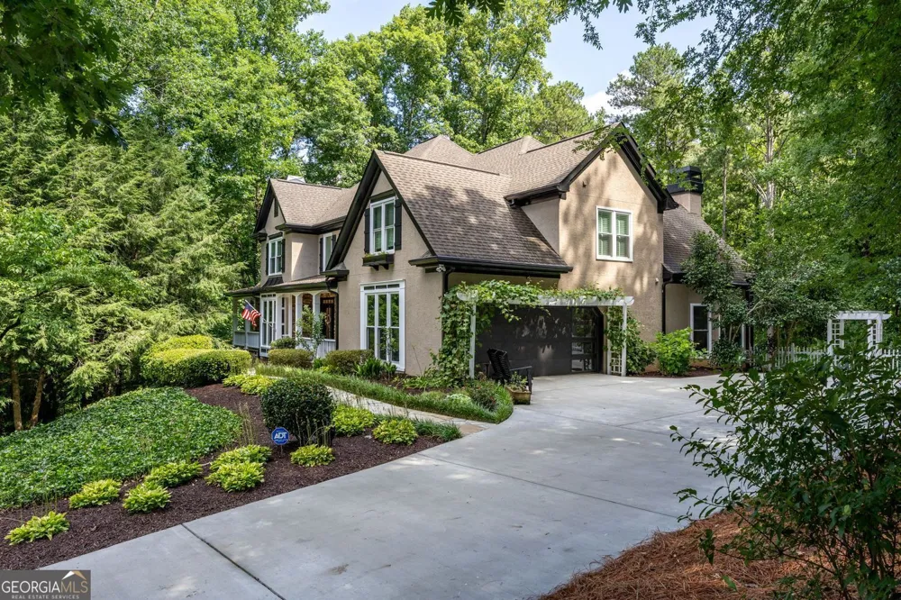 5363 Thornapple LN NW Acworth, GA 30101