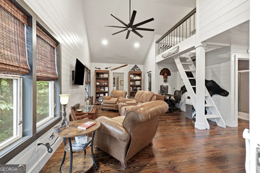 6174 Crow Creek RD Lakemont, GA 30552