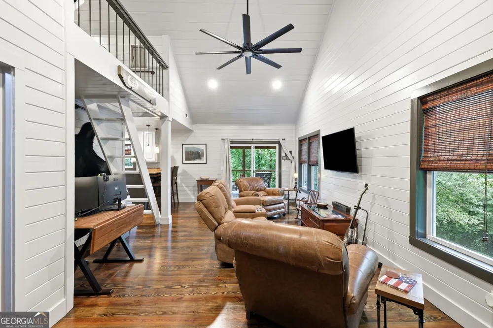 6174 Crow Creek RD Lakemont, GA 30552