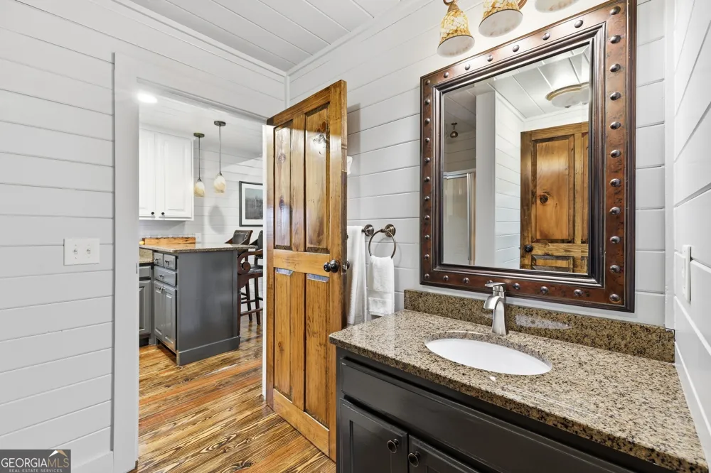 6174 Crow Creek RD Lakemont, GA 30552