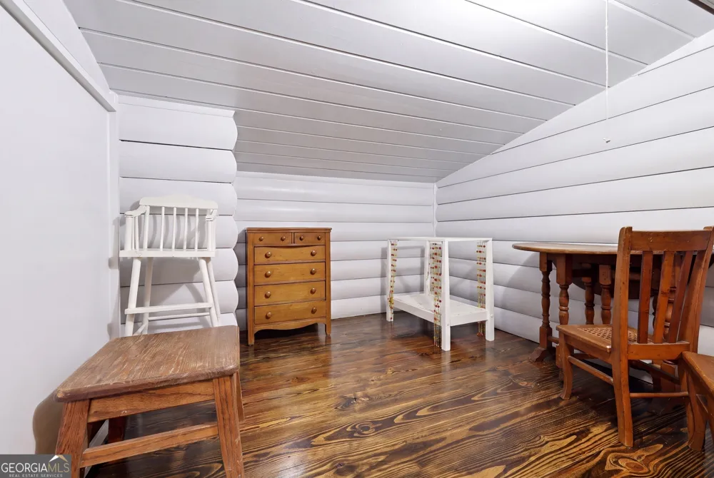 6174 Crow Creek RD Lakemont, GA 30552