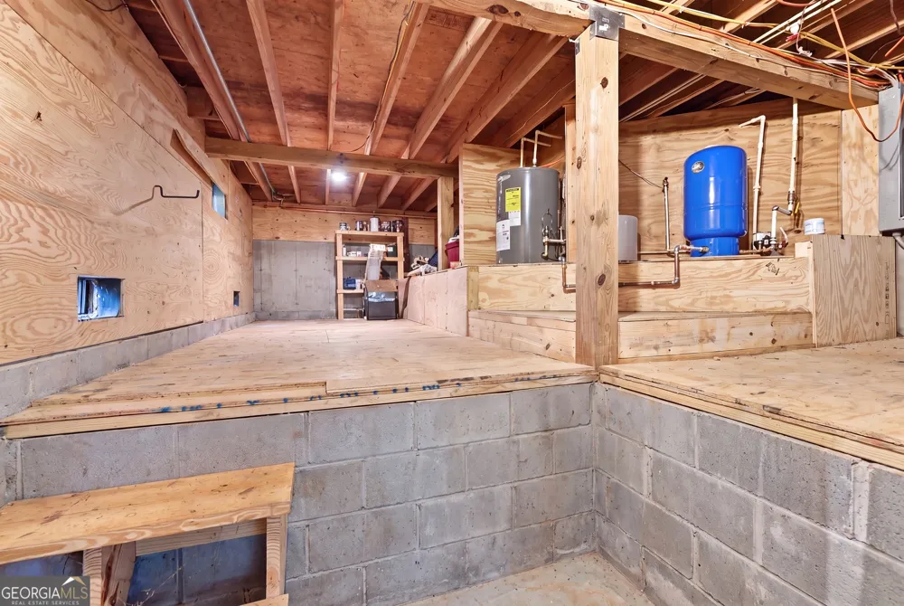 6174 Crow Creek RD Lakemont, GA 30552