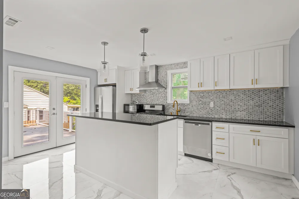 1053 Blount PL East Point, GA 30344