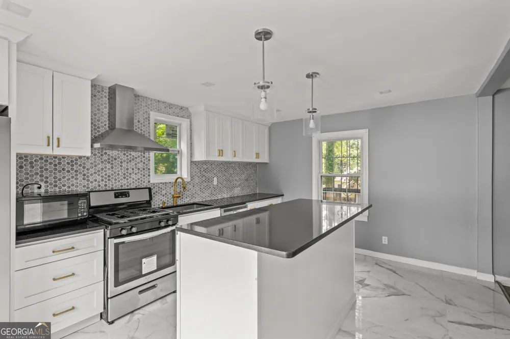 1053 Blount PL East Point, GA 30344