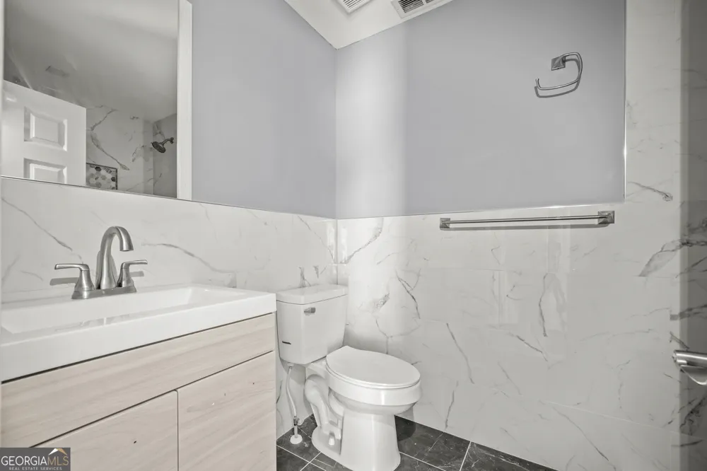 1053 Blount PL East Point, GA 30344