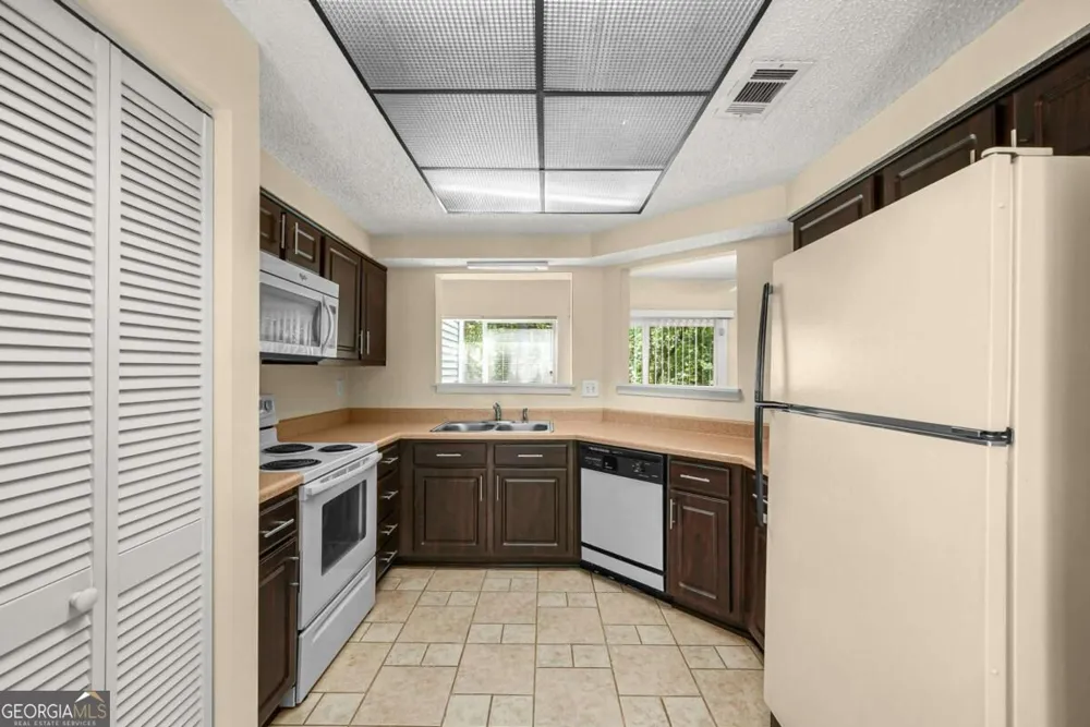 14 Dunwoody Springs DR Sandy Springs, GA 30328
