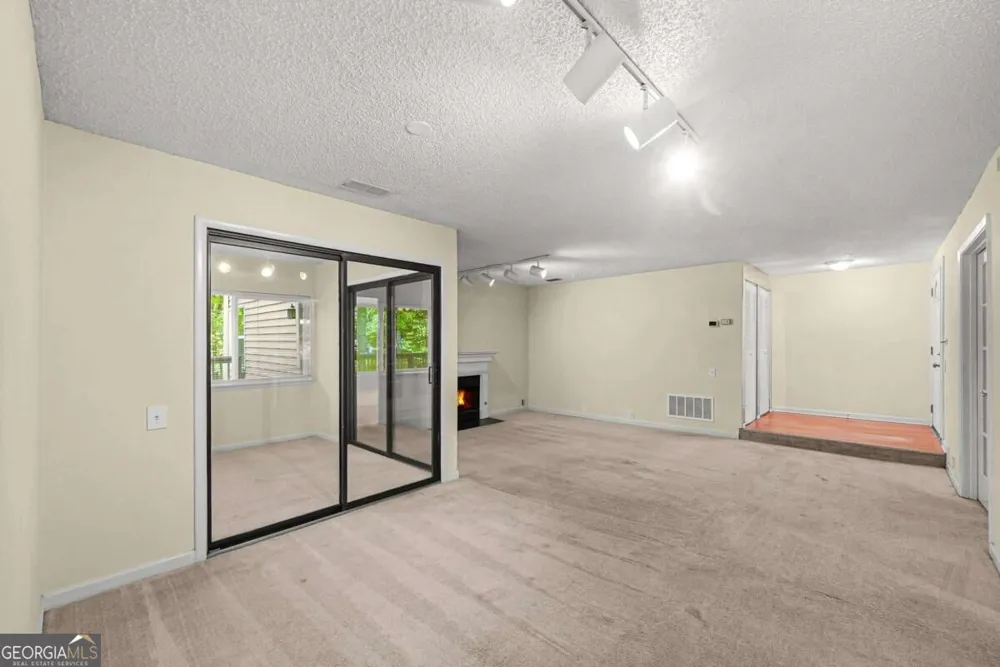 14 Dunwoody Springs DR Sandy Springs, GA 30328