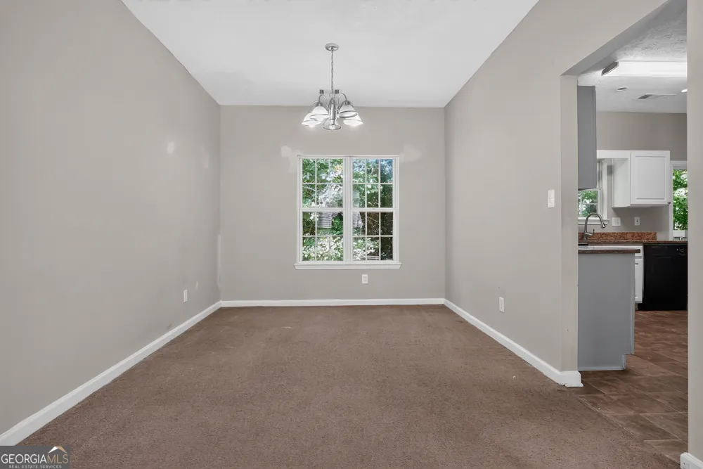 6065 Shadow Lake VW Lithonia, GA 30058