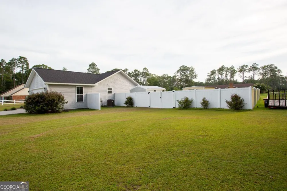 486 Old Blackshear RD Baxley, GA 31513