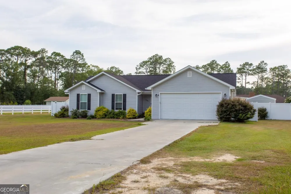 486 Old Blackshear RD Baxley, GA 31513